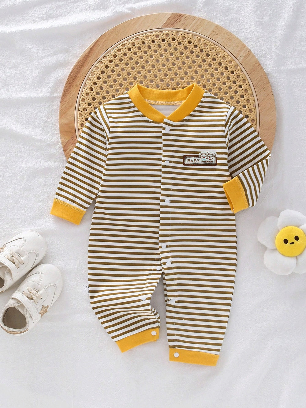 Jumpsuit Lengan Panjang Kancing Depan Motif Huruf Bayi Baru Lahir 1 Pcs