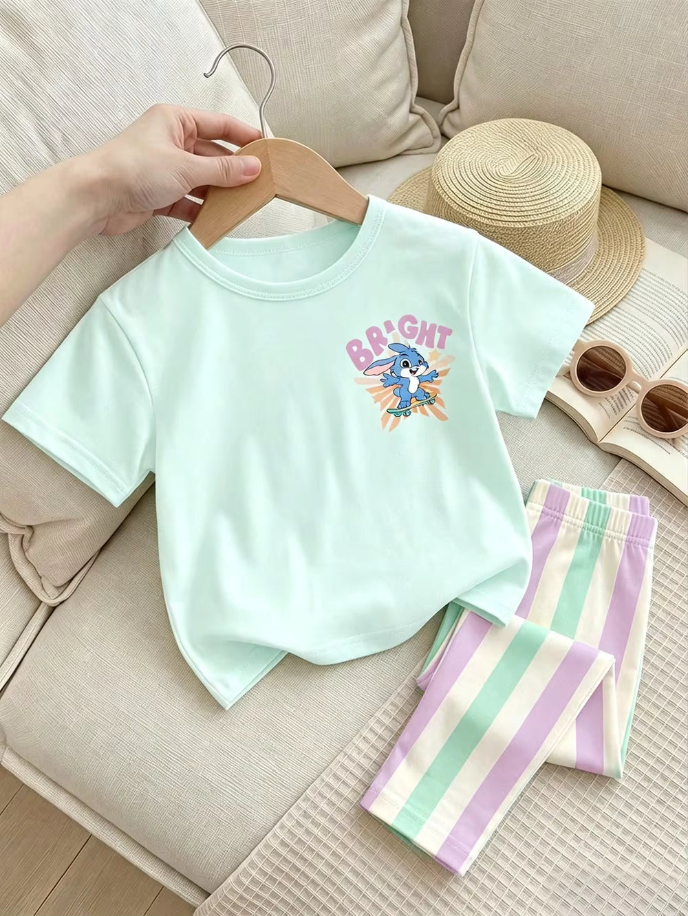 Set Kaos Lengan Pendek Motif Kartun dan Celana Bayi Perempuan